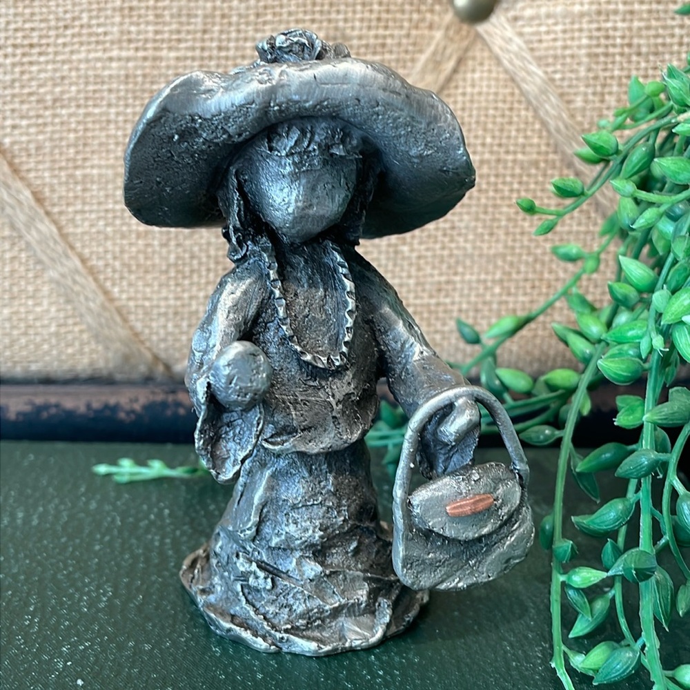 Hudson Pewter girl figurine